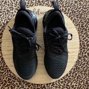 All black barely used Nike Max 270